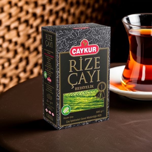 Çaykur Rize Hediyelik Çayı 500 gr, taze ve aromatik Rize çayı paketi, doğal bitki yapısı ve yeşil renk detaylarıyla görüntüleniyor.