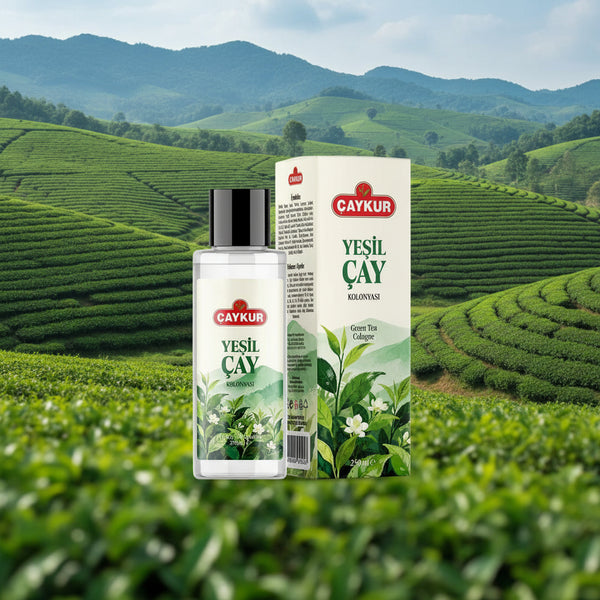 Çaykur Yeşil Çay Kolonyası, 250 ml cam şişede, yeşil çayın aromasıyla doğal ve ferahlatıcı kolonya.